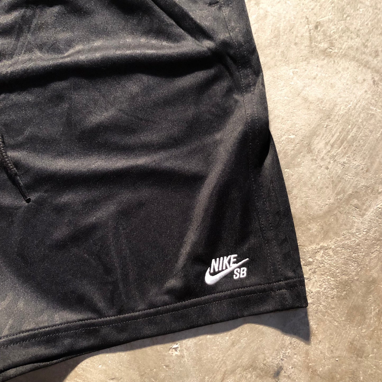 Nike SB - Dri-Fit Skate Shorts - Black / White