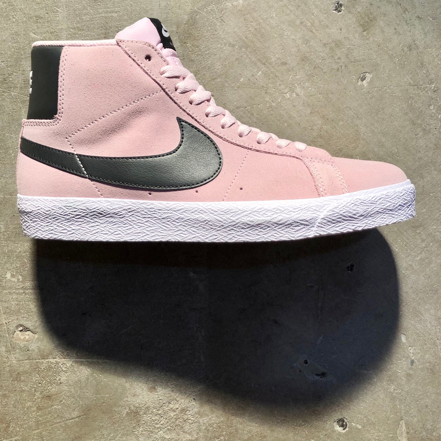 Nike SB - Zoom Blazer Mid - Pink Foam / Anthracite - White - Gum Yellow