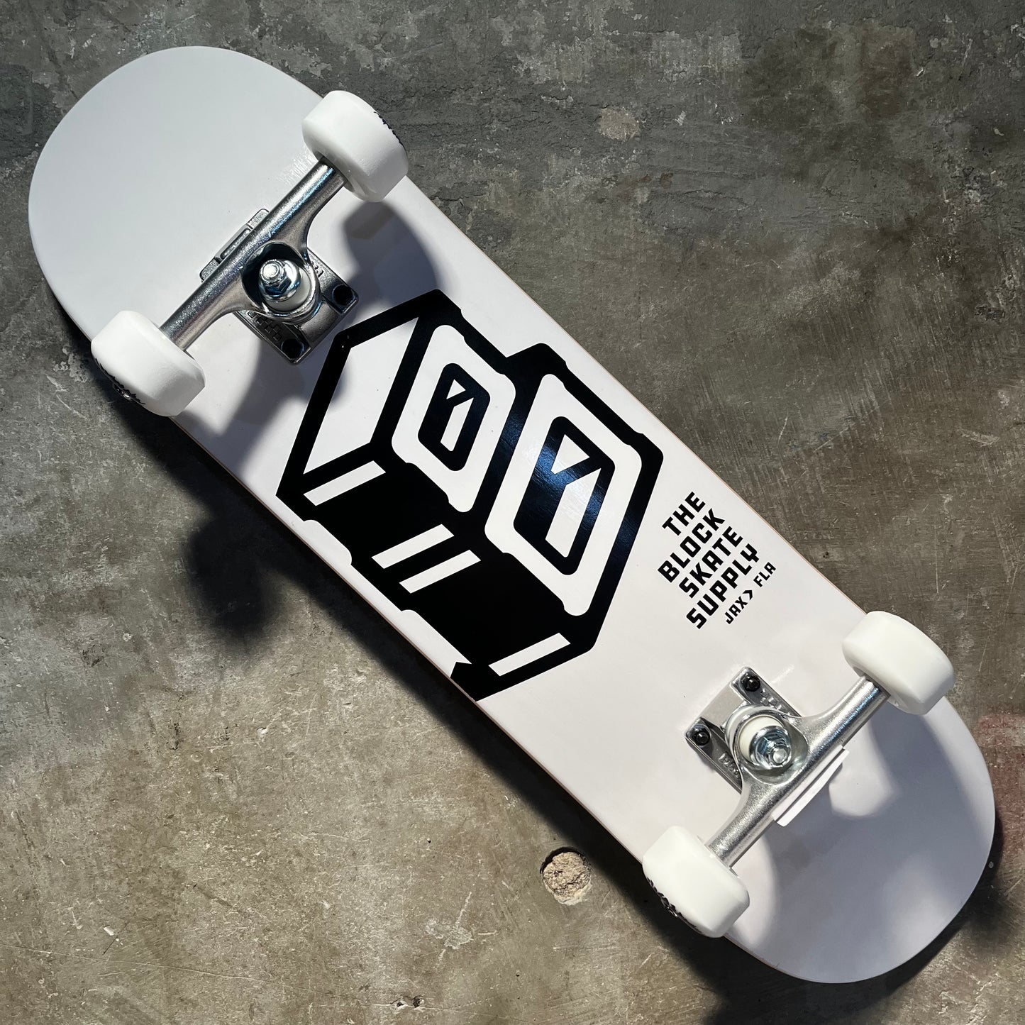 Block - Roots Logo Complete - White - 7.5"
