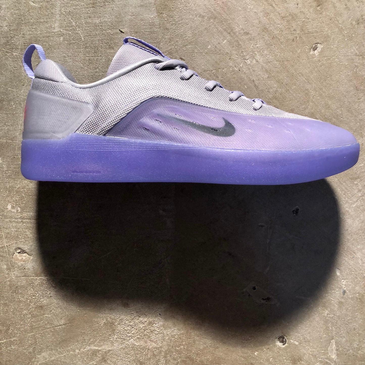 Nike SB - Zoom Nyjah 4 - Light Thistle / Black / Light Thistle