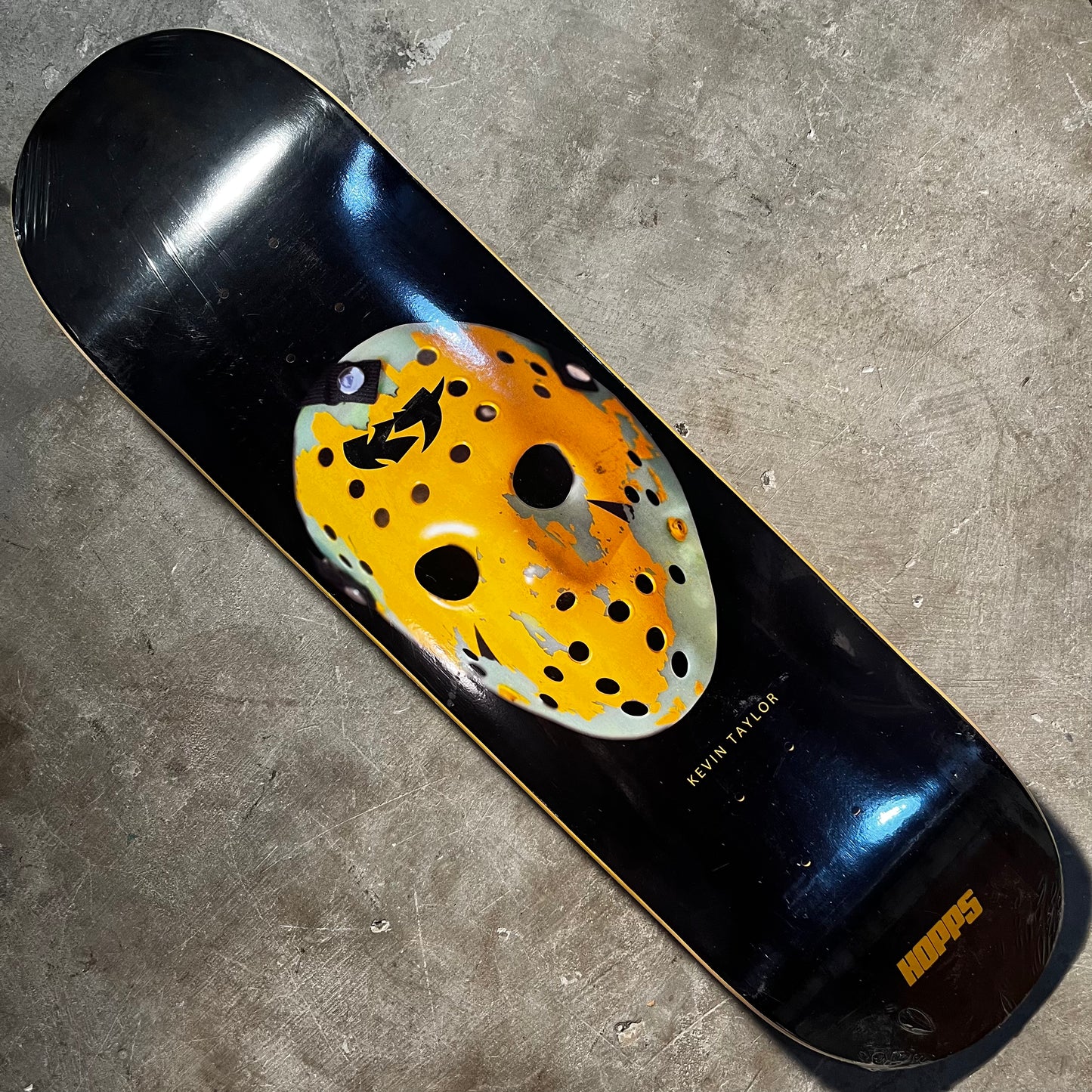 Hopps - Kevin Taylor Battle Mask Deck - 8.38"