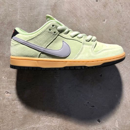 Nike SB - Dunk Low Pro "Verdugo Mountain" - Lt Liquid Lime / Wolf Grey - Black