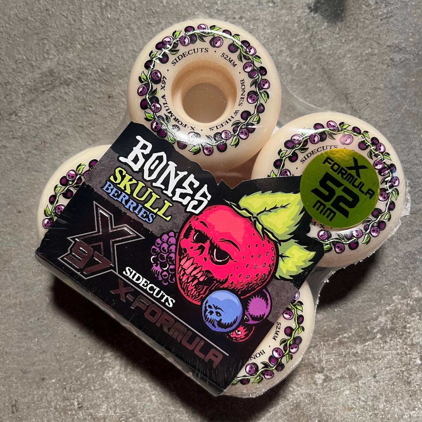 Bones - X-Formula Skull Berries Sidecuts Skateboard Wheel - V5 52mm 97A