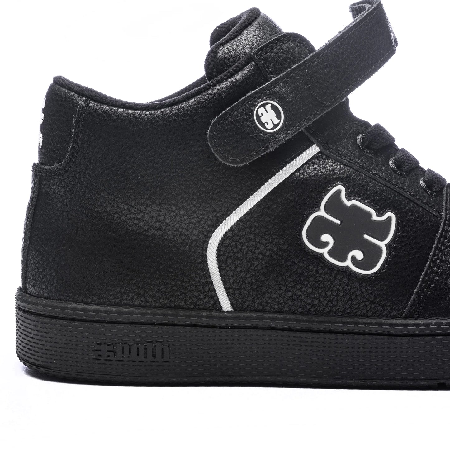IPath Footwear - Grasshopper Shoe - Black Pebble Leather