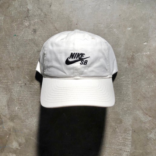 Nike SB - Club Unstructured Skate Strapback Hat - Sail / Black