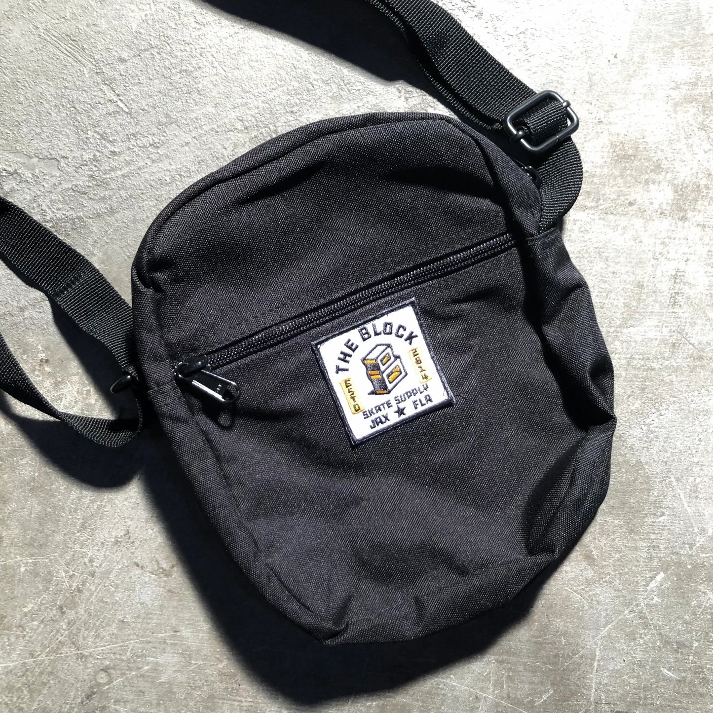Block - Roots Logo Shoulder Bag - Black