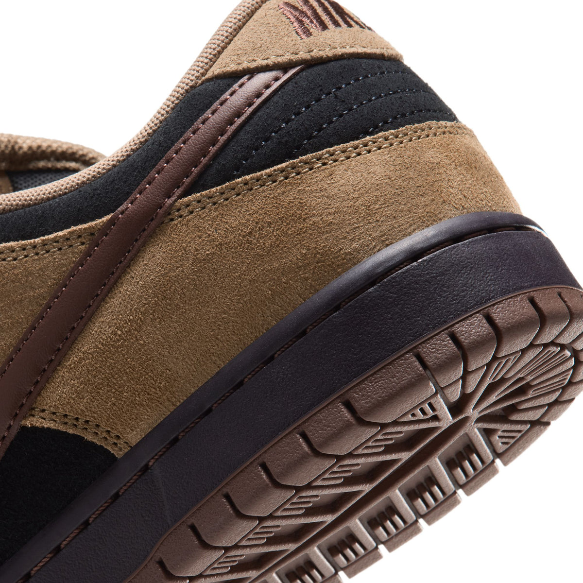 Nike SB - Dunk Low Pro - FILBERT/LT CHOCOLATE-BLACK-BURGUNDY ASH