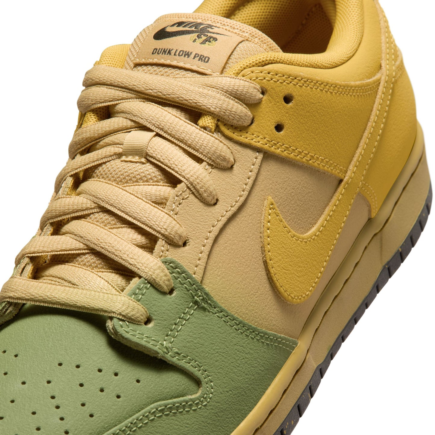 Nike SB - Dunk Low Pro - Saffron Quartz / Pear