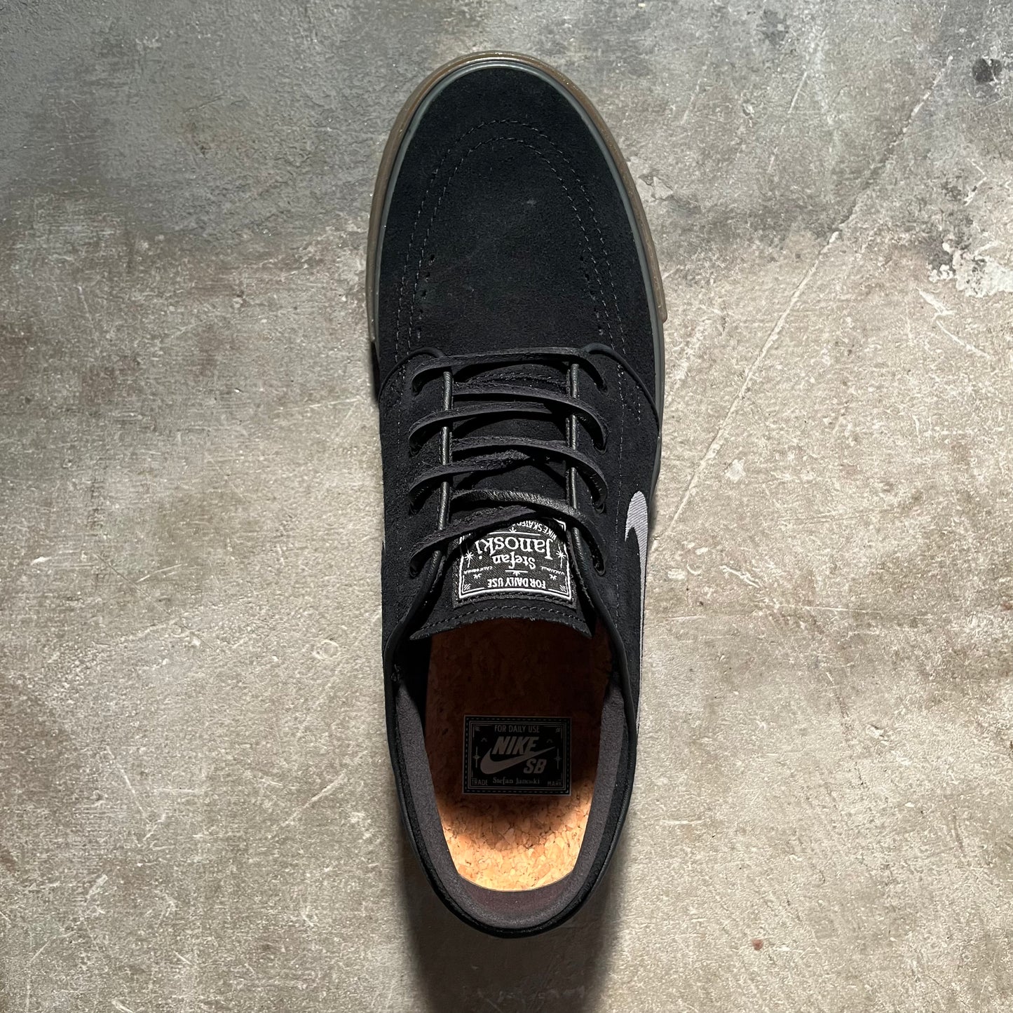 Nike SB - Zoom Janoski OG+ - Black / White / Black / Gum Light Brown