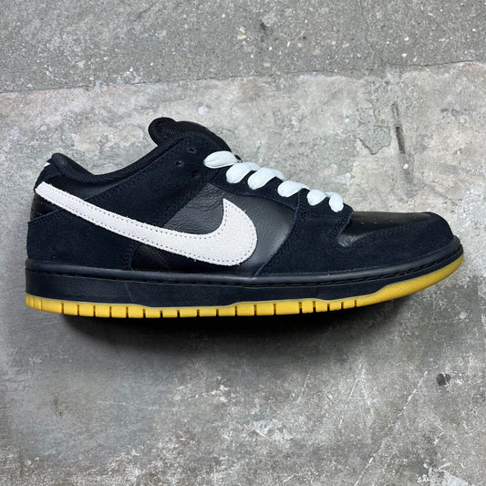 Nike SB - Dunk Low Pro - Black / White - Black - Gum Light Brown