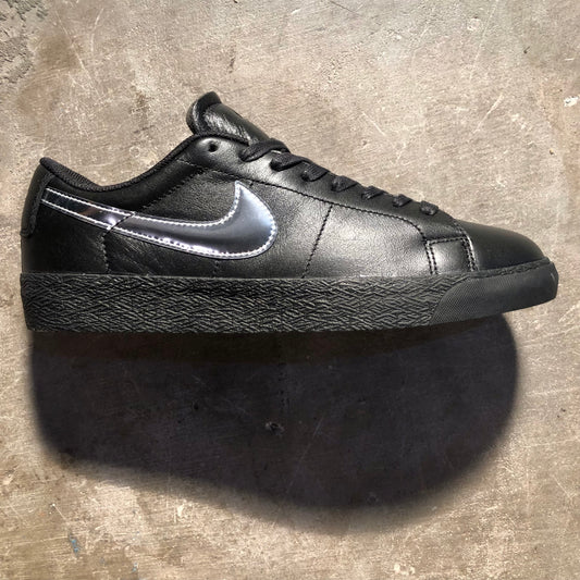 Nike SB - Zoom Blazer Low x Dancer Skateboards - Black / Metallic Silver