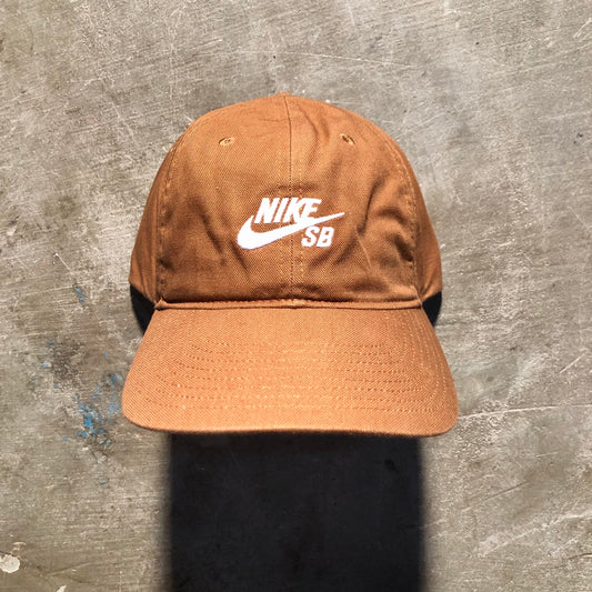 Nike SB - Club Strapback Hat - Light British Tan - White