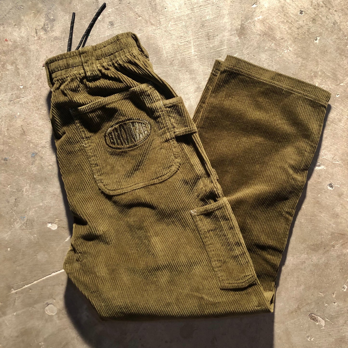 Bronze 56K - Corduroy Relaxed Karpenter Pants - Olive