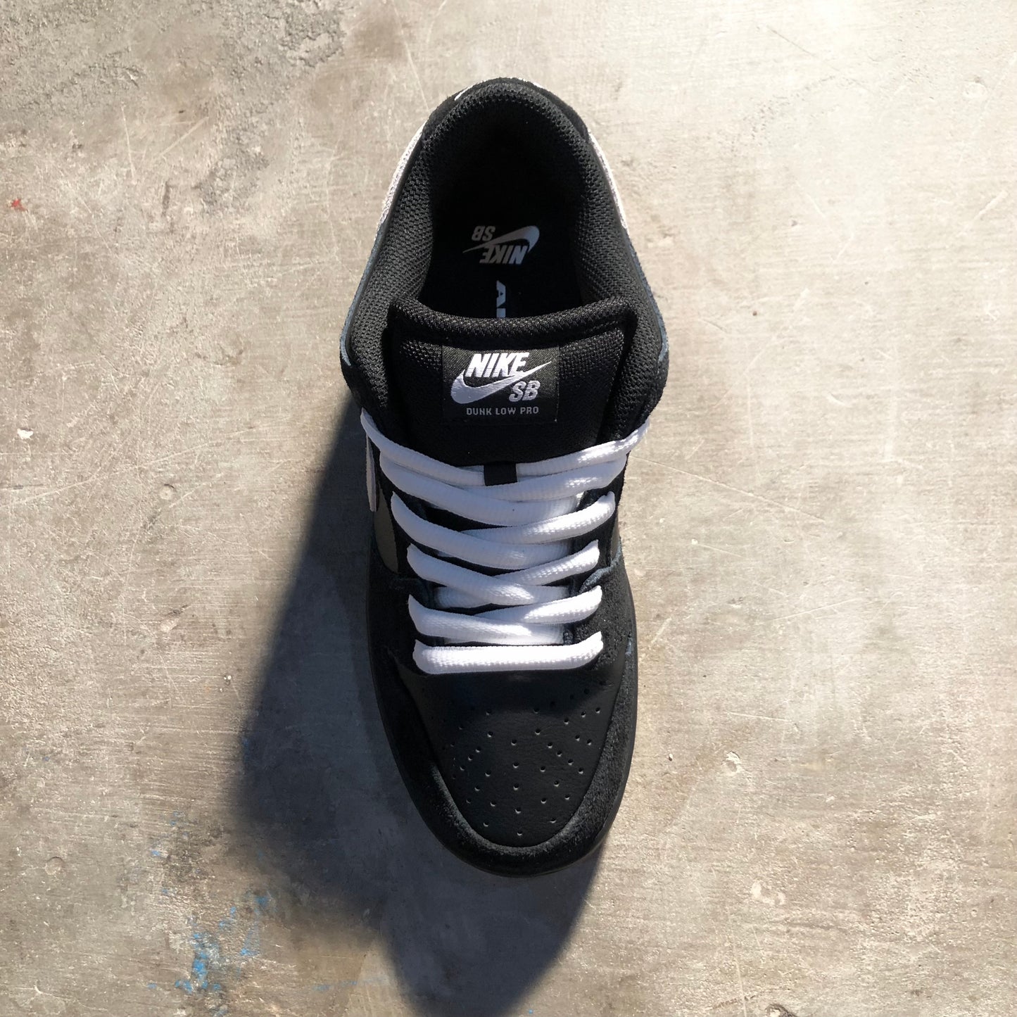 Nike SB - Dunk Low Pro - Black / White / Gum - Light Brown