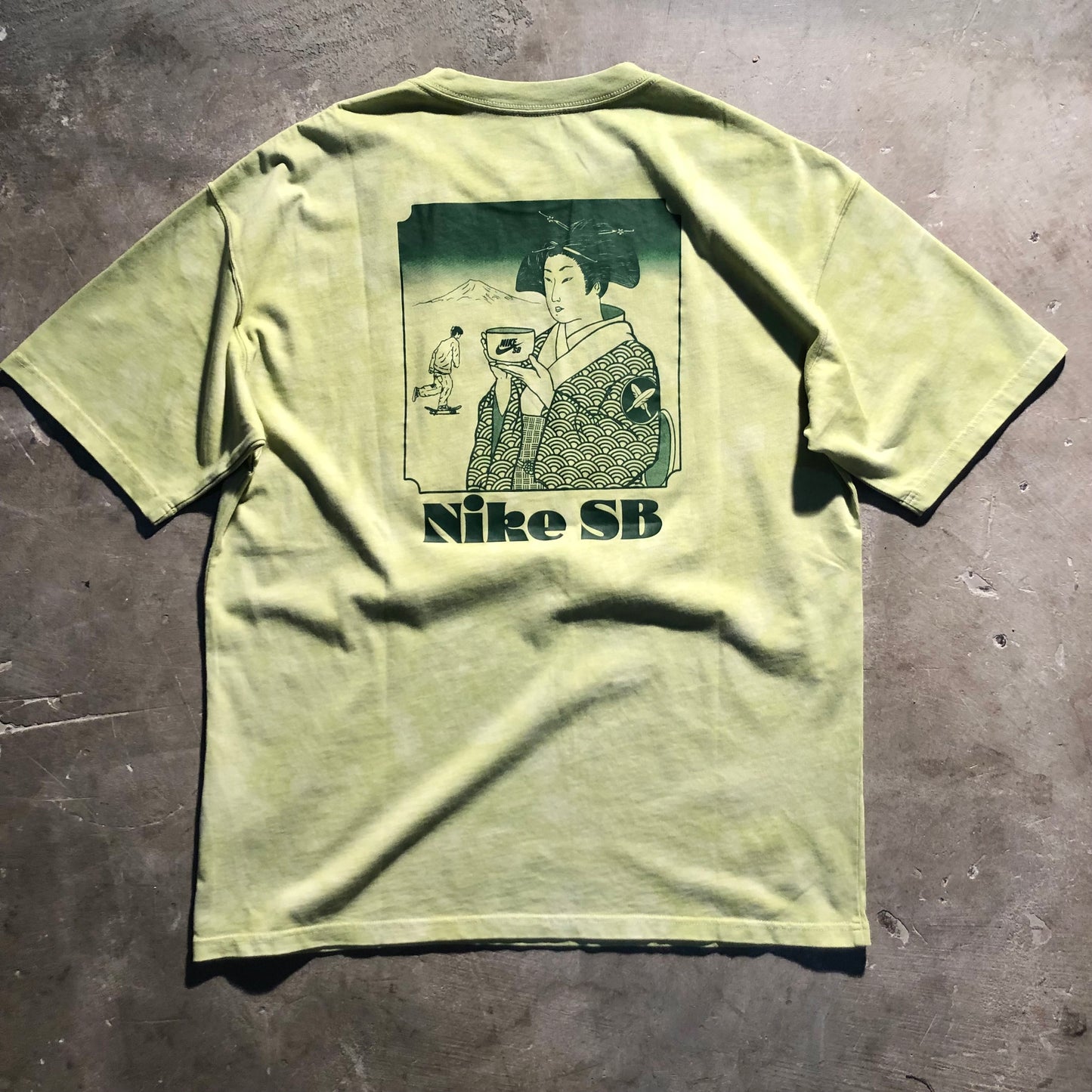 Nike SB - Yuto Tee - Asparagus / Light Khaki