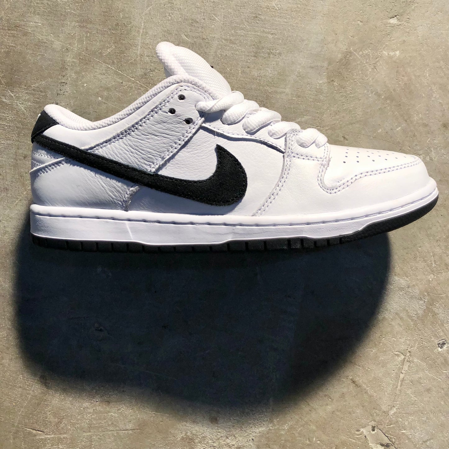 Nike SB - Dunk Low Pro - White / Black / White / Black