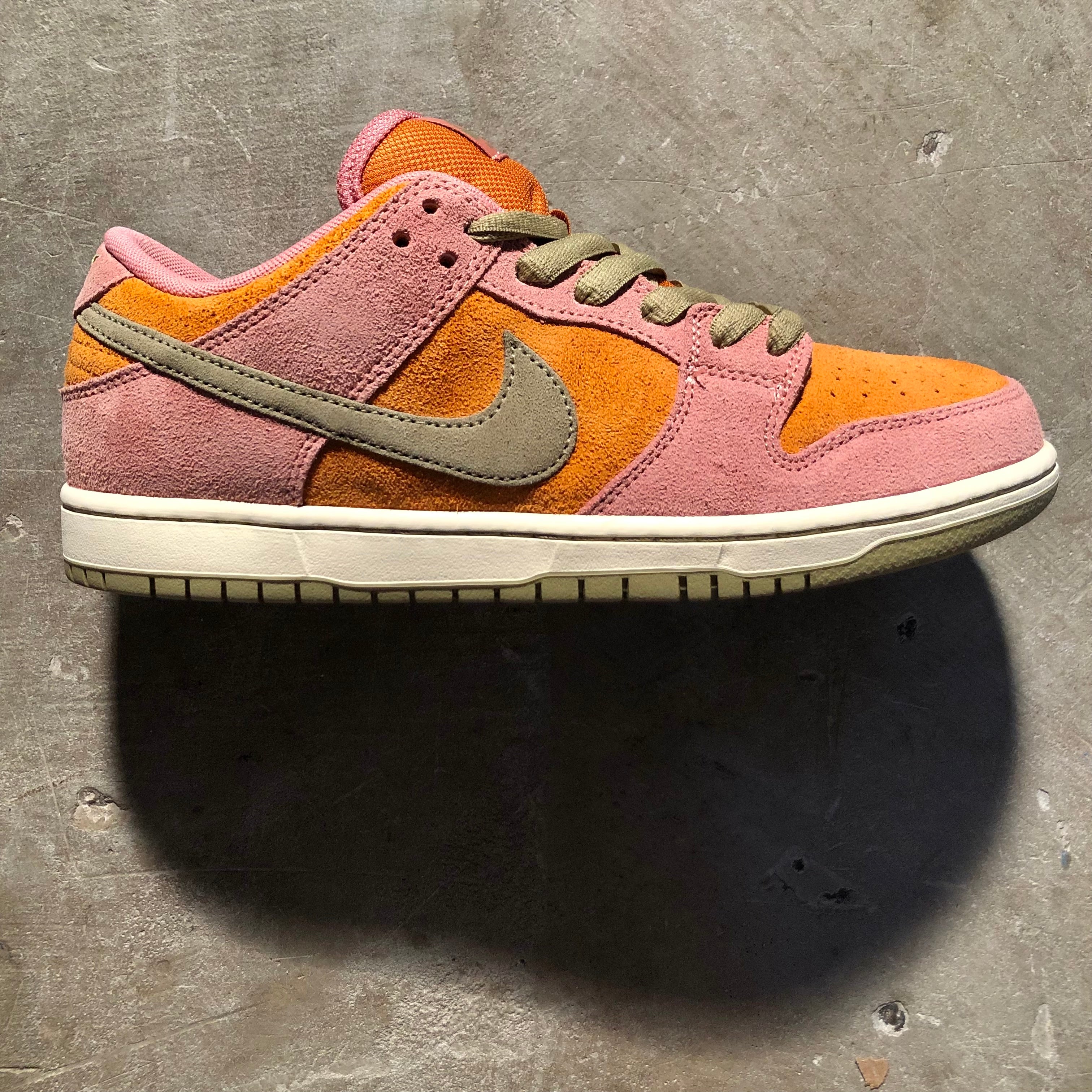 限定セールをすべて Nike SB Olive Neutral / Stardust Red - Pro Low Dunk - 靴