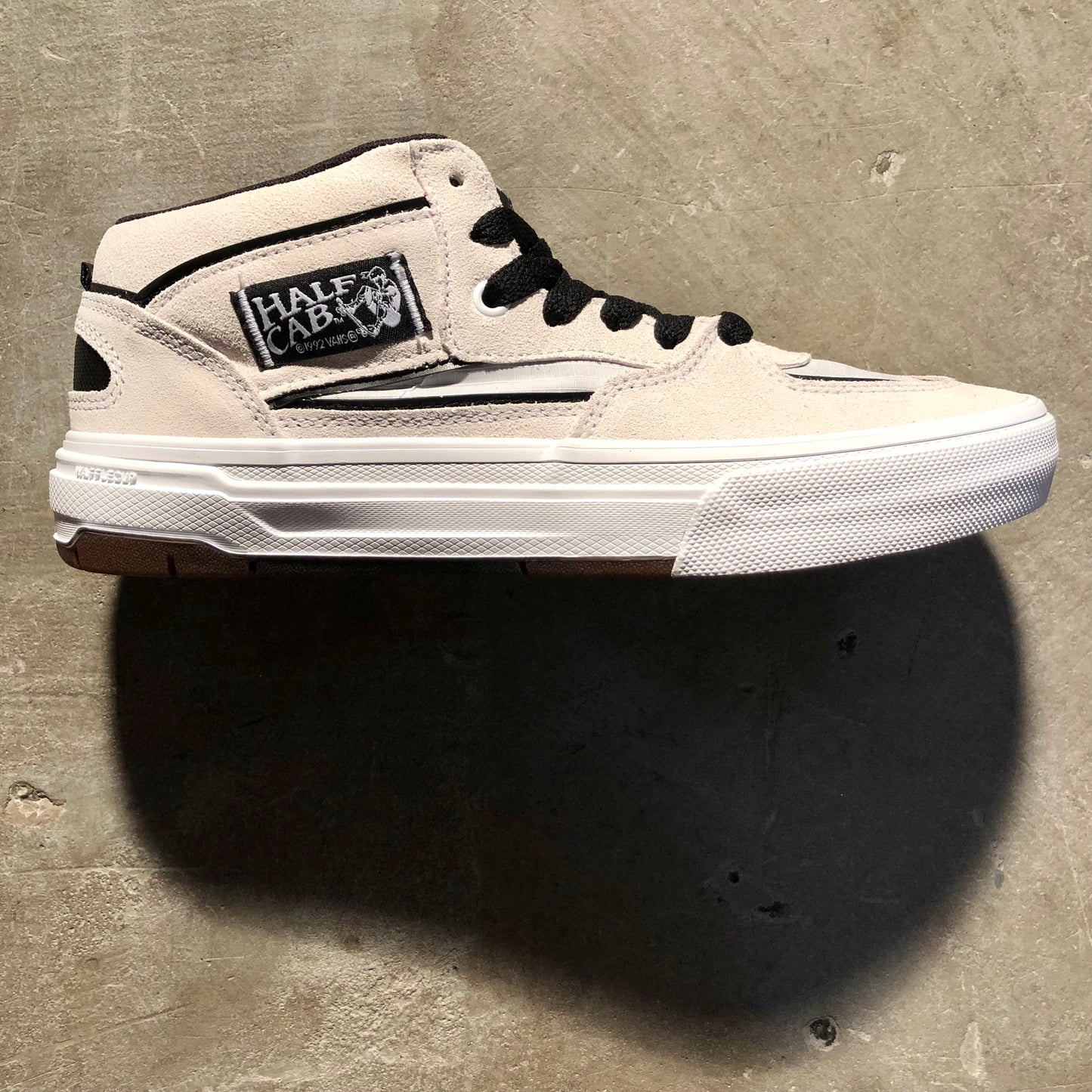Vans - Skate Half Cab Wafflecup - White / Black