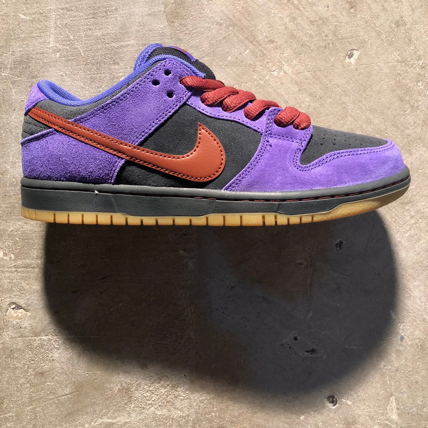 Nike SB - Dunk Low Pro - Persian Violet / Cinnamon - Off Noir