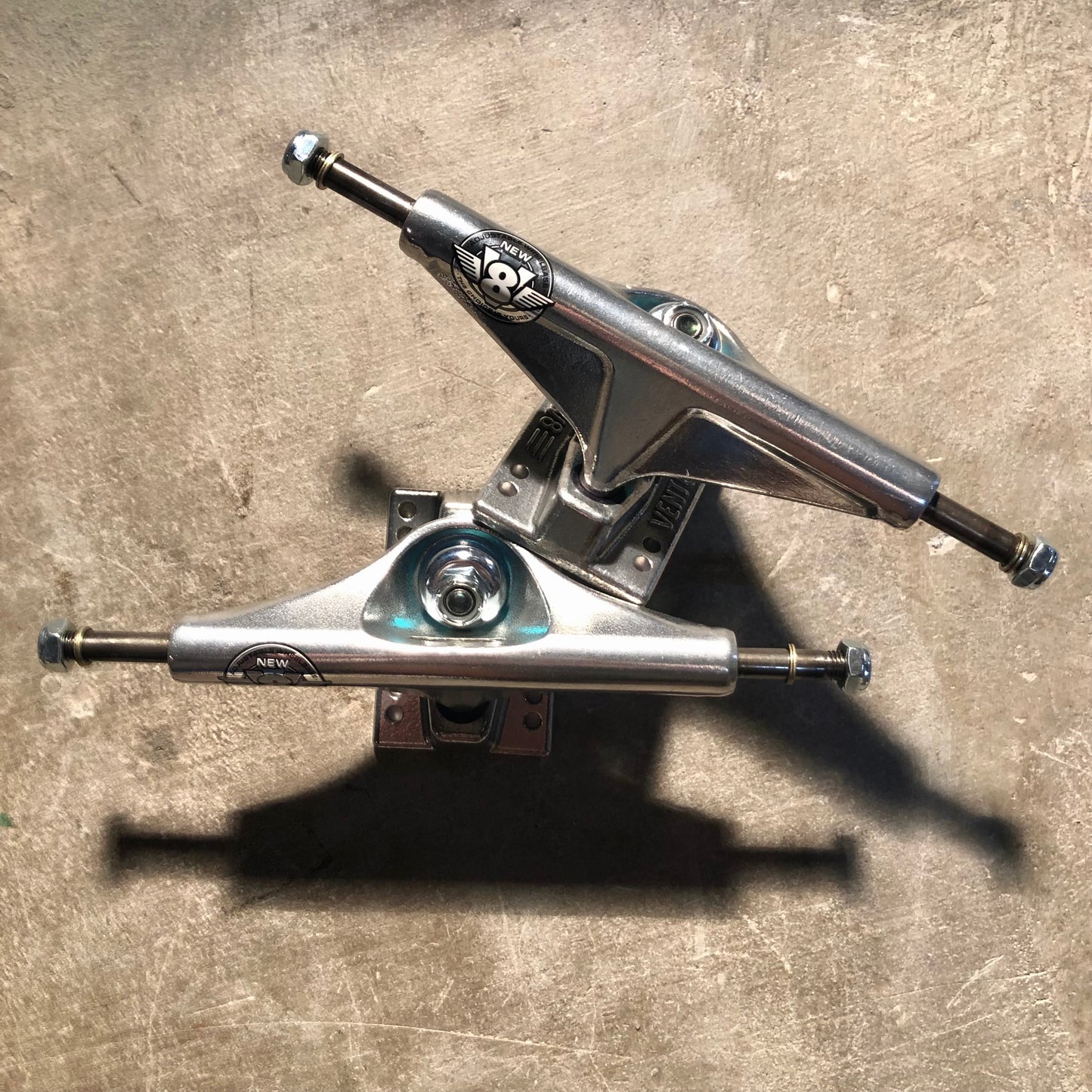 Venture Trucks - Team V8 Polished Truck