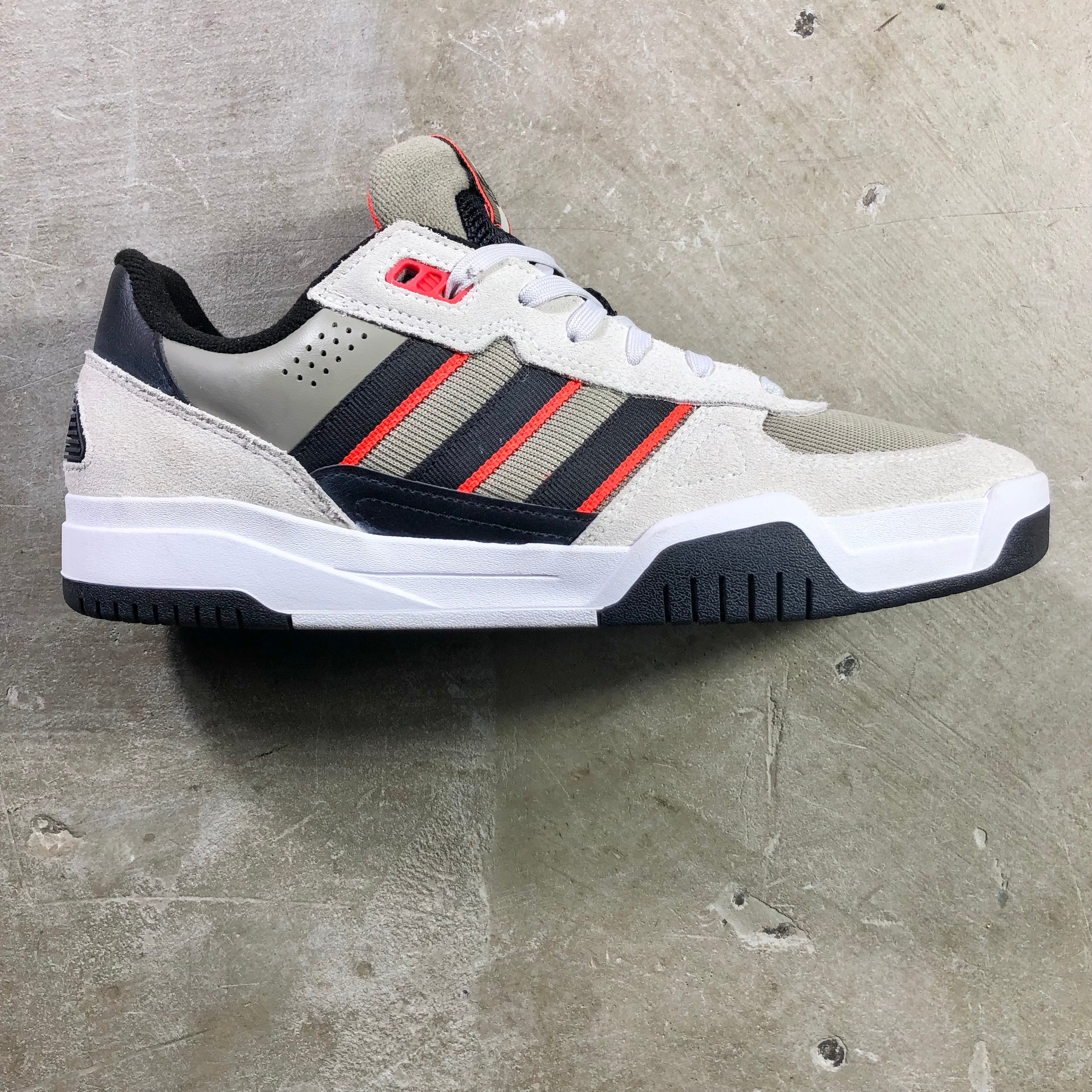 キリヤ 3点 Adidas - Tekkira Cup Shoe - Orbit Grey / Core Black / Solar Red