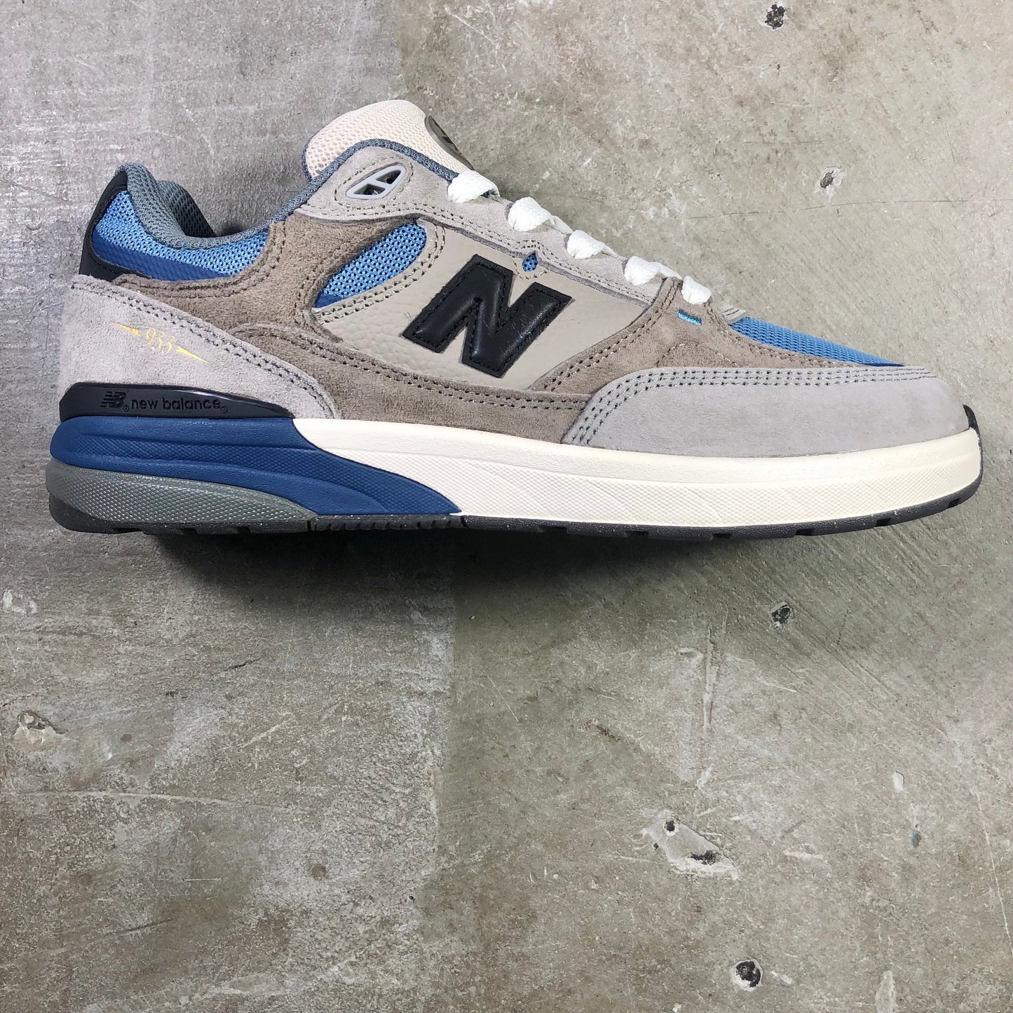 New Balance Numeric - Andrew Reynolds 933 (WIDE) Shoe - Mushroom / Light Blue