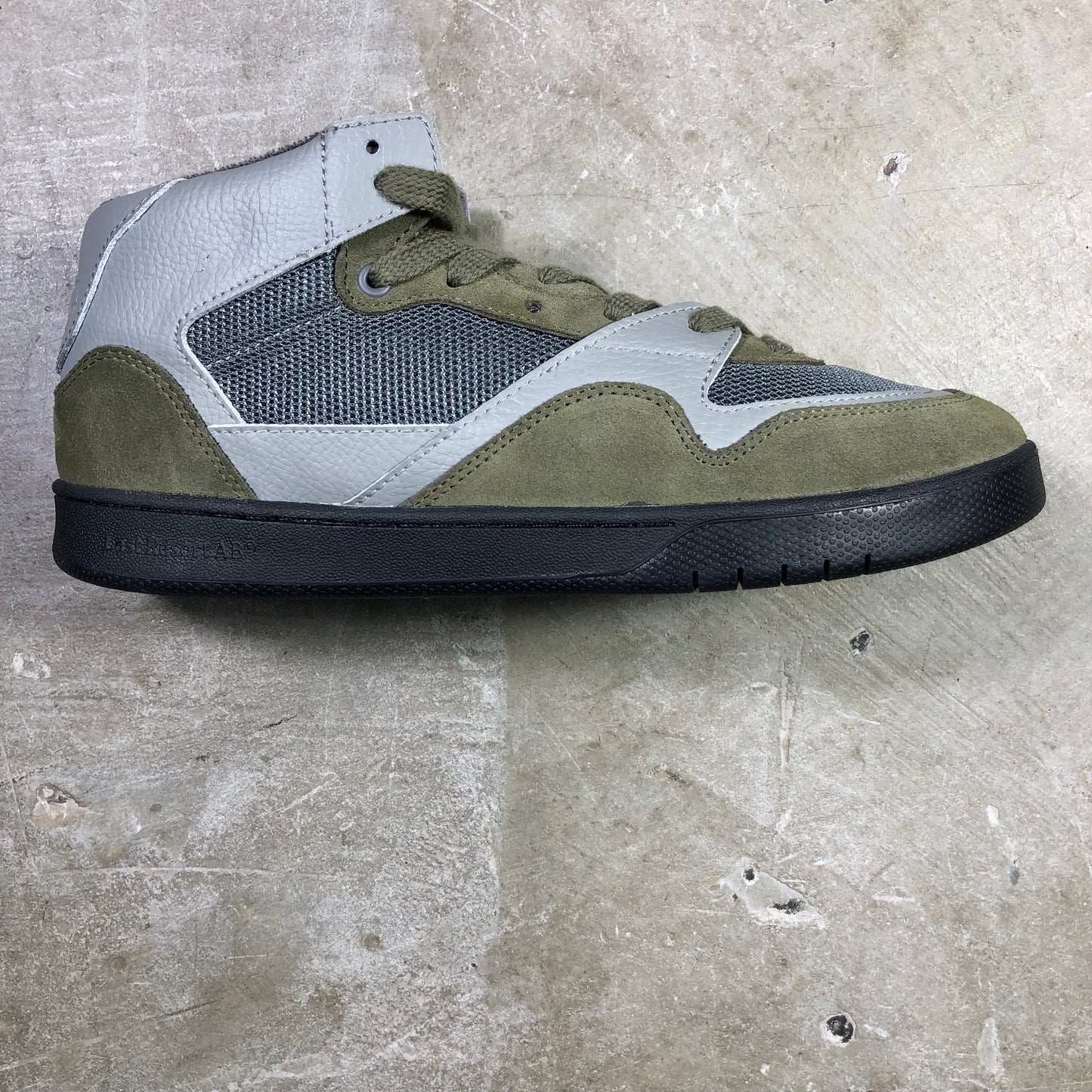 Last Resort AB - CM002 Mid Shoe - Olive Grey / Black