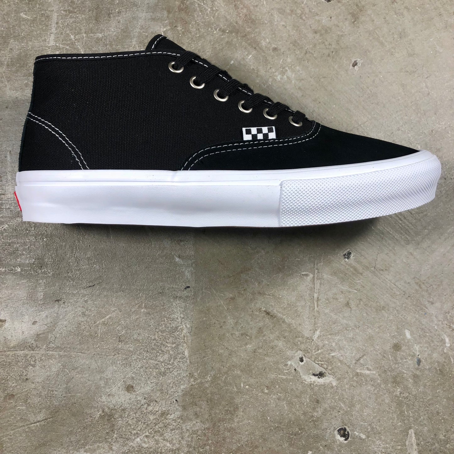 Vans - Skate Authentic Mid Shoe - Black / White
