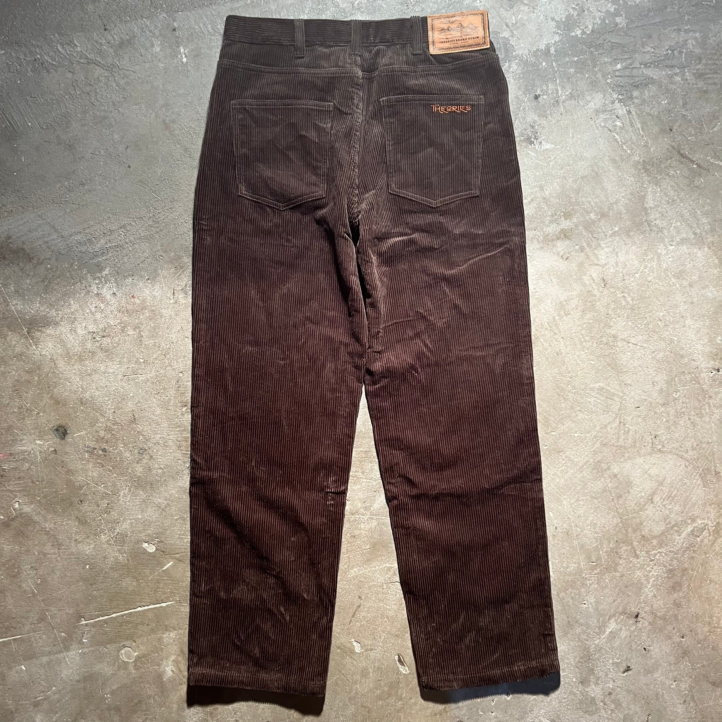Theories - Pavilion Wide Wale Corduroy Pants - Moss