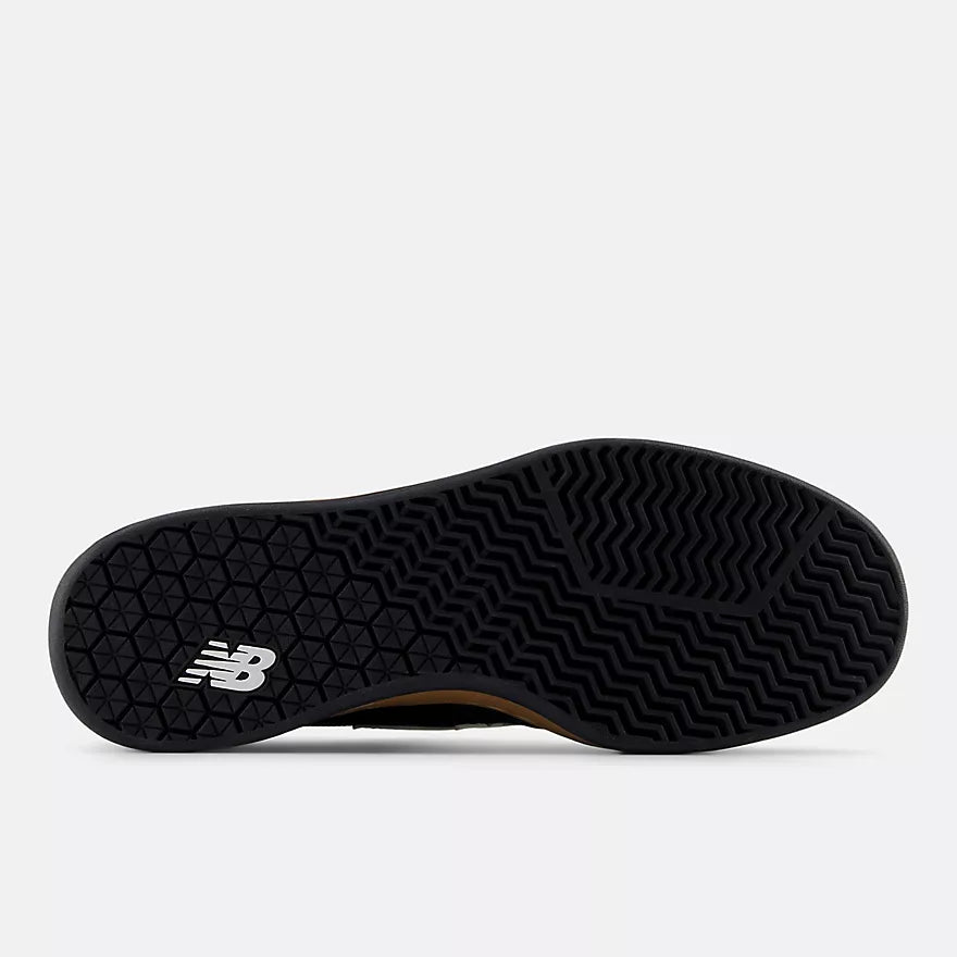 New Balance Numeric - 440 V2 Youth Shoe - Black / White - Gum
